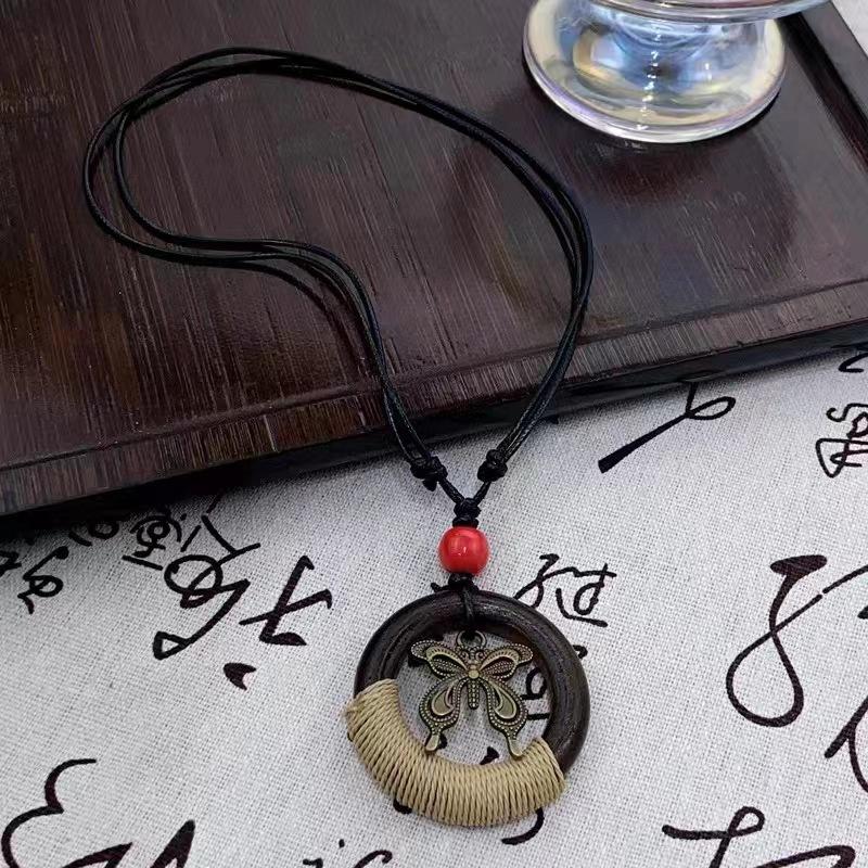 New Chinese-style retro ethnic style butterfly necklace women's year new popular collarbone chain niche design personality