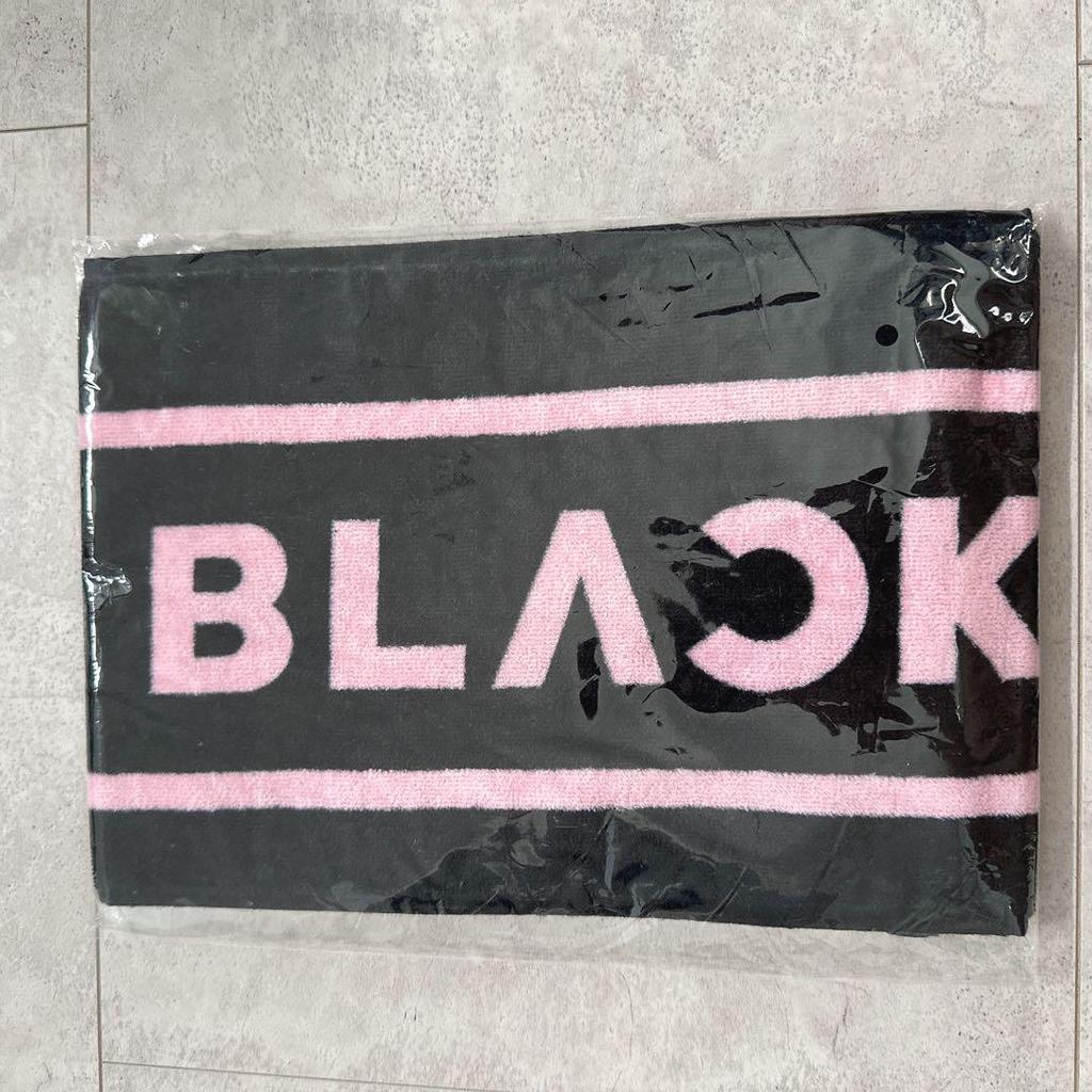 [USED] K-POP Towel Black and Pink
