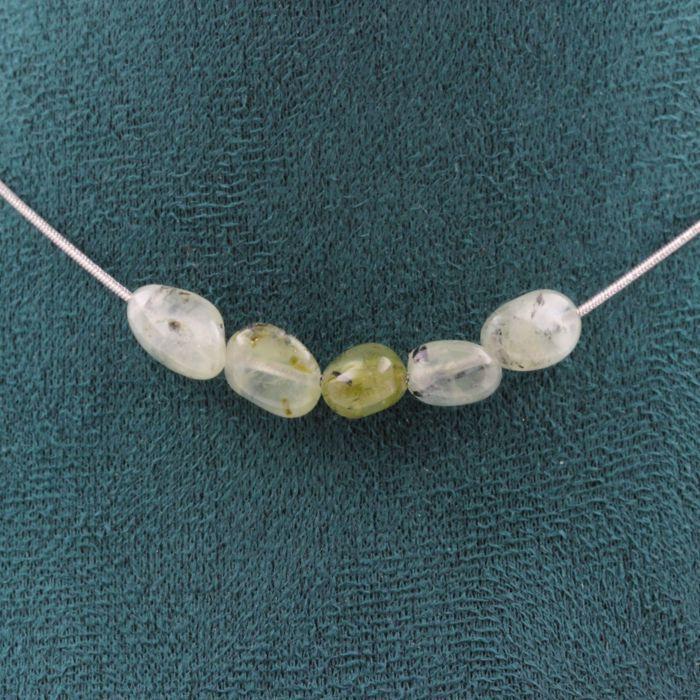 Pierres et Minéraux. Collier 5 perles Prehnite du Canada Chaine en acier inoxydable Collier femmes, hommes. Taille personnalisable.