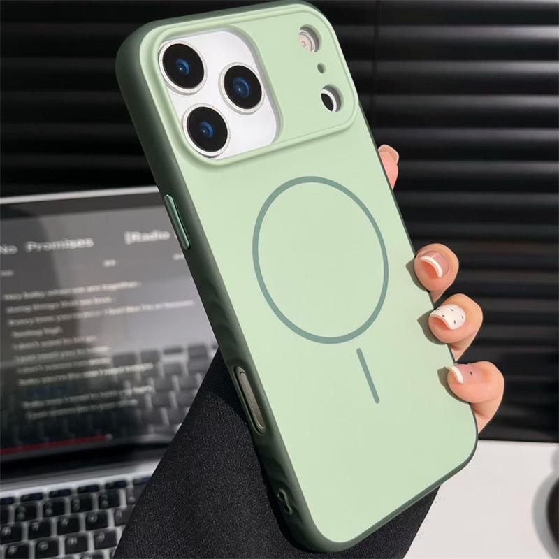 Тонкий магнитный чехол двухцветный для iPhone 17 Pro с покрытием Soft-Touch, совместим с iPhone 16 и 15