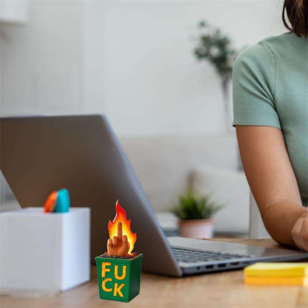 Забавная статуя огня, декоративная статуя в виде среднего пальца мусорного контейнера, забавный рабочий стол в виде среднего пальца мусорного контейнера