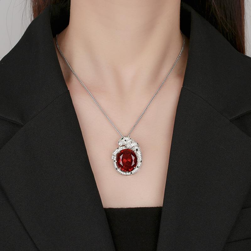 Осенне-зимние украшения Имитация синей шпинели Нефрит Ретро Подвеска-леопард Ожерелье Главный камень 18 * 20