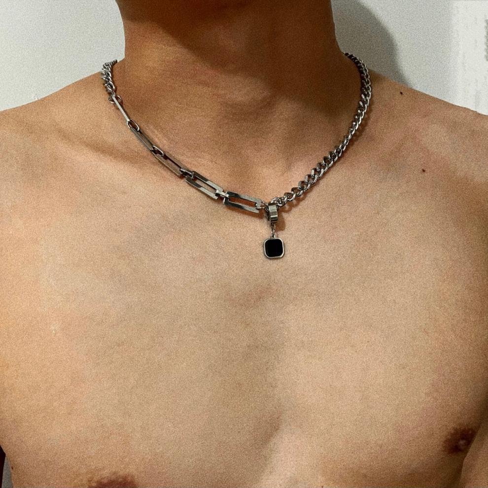 Минималистичный набор квадратных серег-гвоздиков и ожерелья из черной титановой стали - Современный нишевый дизайн для женщин