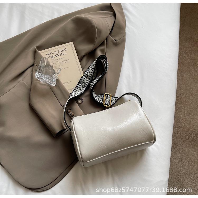 Retro Pillow Bag Women's 2025 New Fashion and Versatile Cylinder Crossbody Bag High-end Casual One-shoulder Armpit Women's Bag