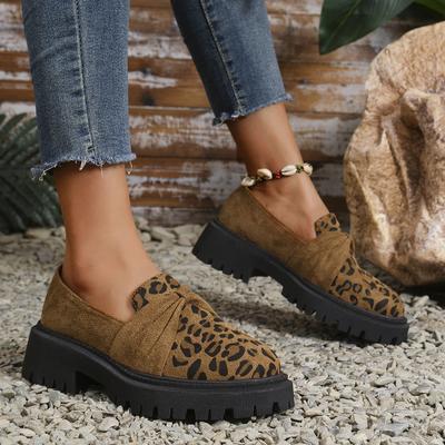 Большие размеры, заостренный нос, низкий каблук, маленькие одинарные туфли для женщин 2025 года, весна-осень, новый темперамент, толстый каблук, одна педаль, модные мокасины