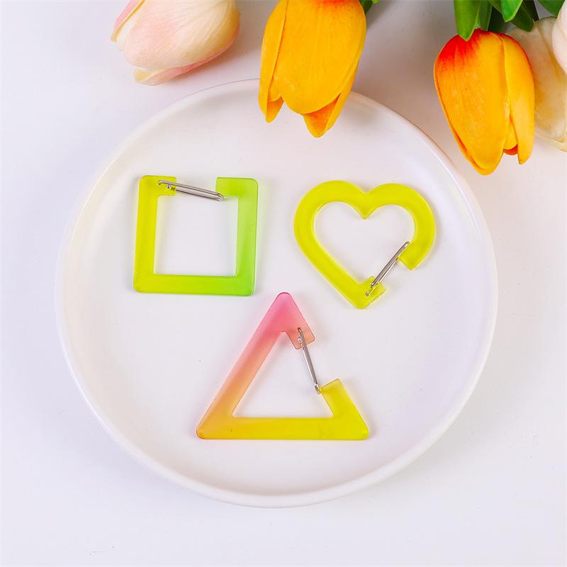 Acrylic Cartoon Keychain Cloud Heart Shape Climbing Button Carabiner Bag Keychain