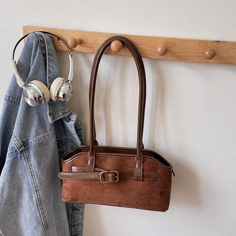 Популярная нишевая замшевая сумка осень-зима 2025 новая сумка-мессенджер для поездок на работу универсальная женская на плечо подмышку