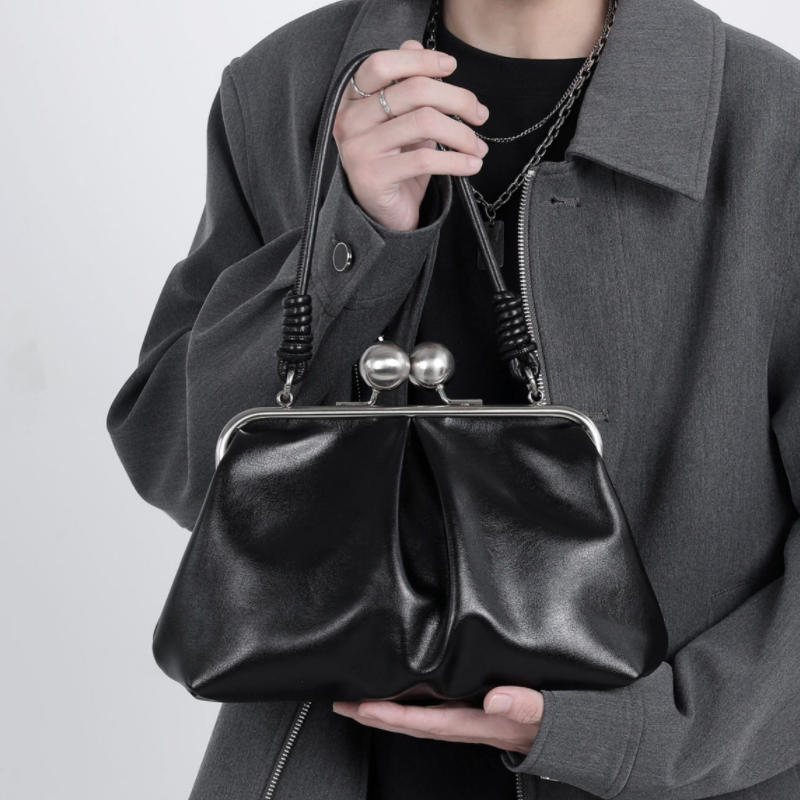 Luxury Design Clip Bag Fashion Largecapacity Frame Handbag Spacious Carryall Women Versatile Shoulder Vintage Shell Clutch Purse