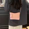 New Women's Bag Chain Bag Messenger Bag Tide Woven Bag Premium Light Luxury Shoulder Bag Commuter Bag Bucket Bag
