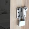 Монтажная пластина 90 градусов Дверной болт Стальной раздвижной замок Фурнитура для шкафа Входной двери Ванной Комнаты и подсобных помещений Внутри помещений