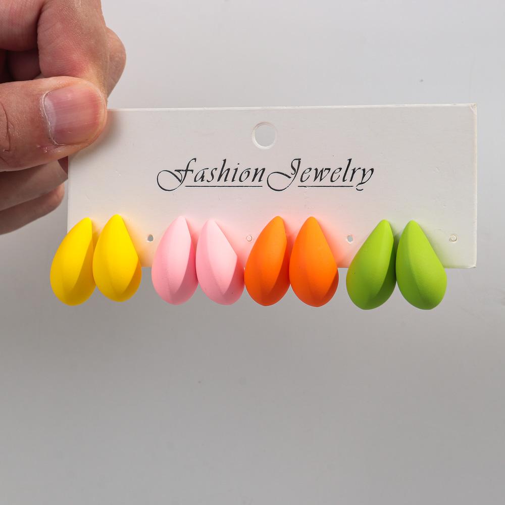 4Pairs Korean Small Waterdrop Dupes Earrings for Women Fashion Matte Colorful Acrylic Chunky Tear Drop Earring Hoops Jewelry Set