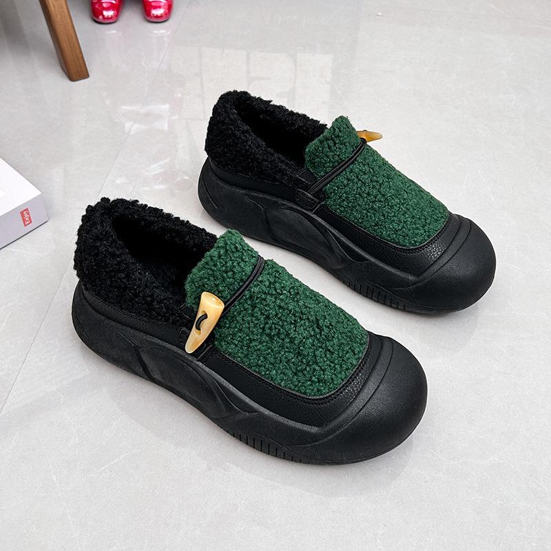 Women's Casual Fuzzy Loafer Shoes Faux Fur Moccasins Slip On Shoes Indoor and Outdoor Winter Warm Fleece Sneakers Lightweight Walking Shoes for Women