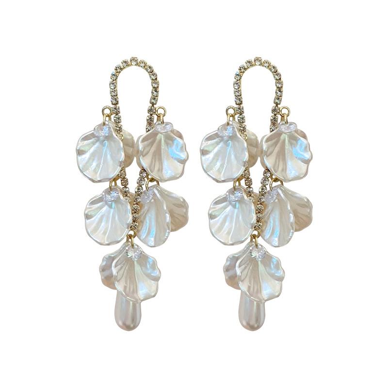 High-end French Super Fairy Pearl Flower Fringed Earrings Women's Light Luxury Temperament Earrings Retro Petal Exaggerated Earrings
