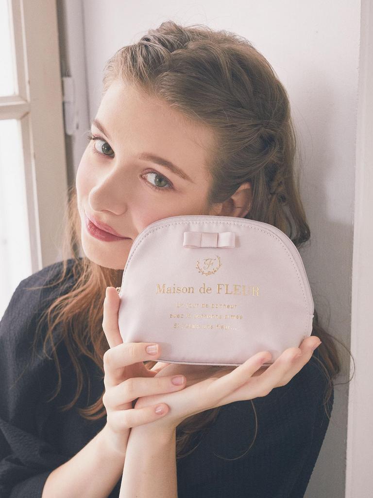 De Pouch Satin Ribbon Round Pouch 8A43FJJ0200 Grayish Pink [Maison Fleur] Women's