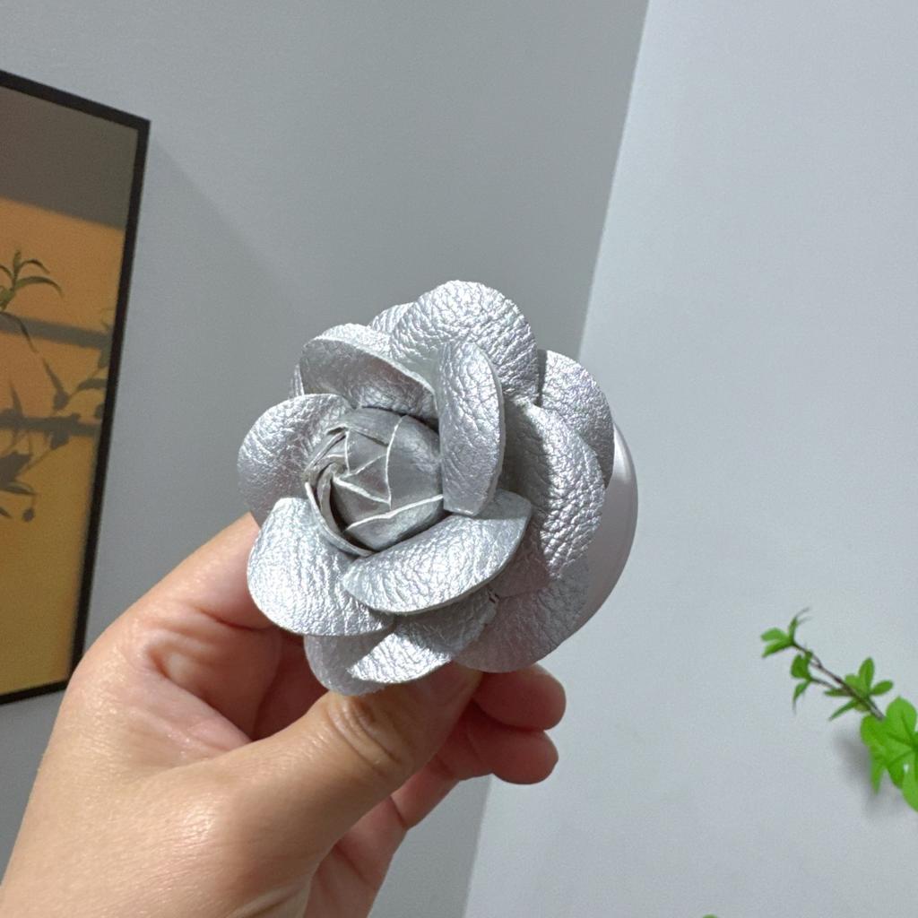 Cute 3D Flower Magnetic Suction Bracket Foldable Griptok Phone Holder for IPhone Samsung Support Socket Pocket Grip Stand Bracke