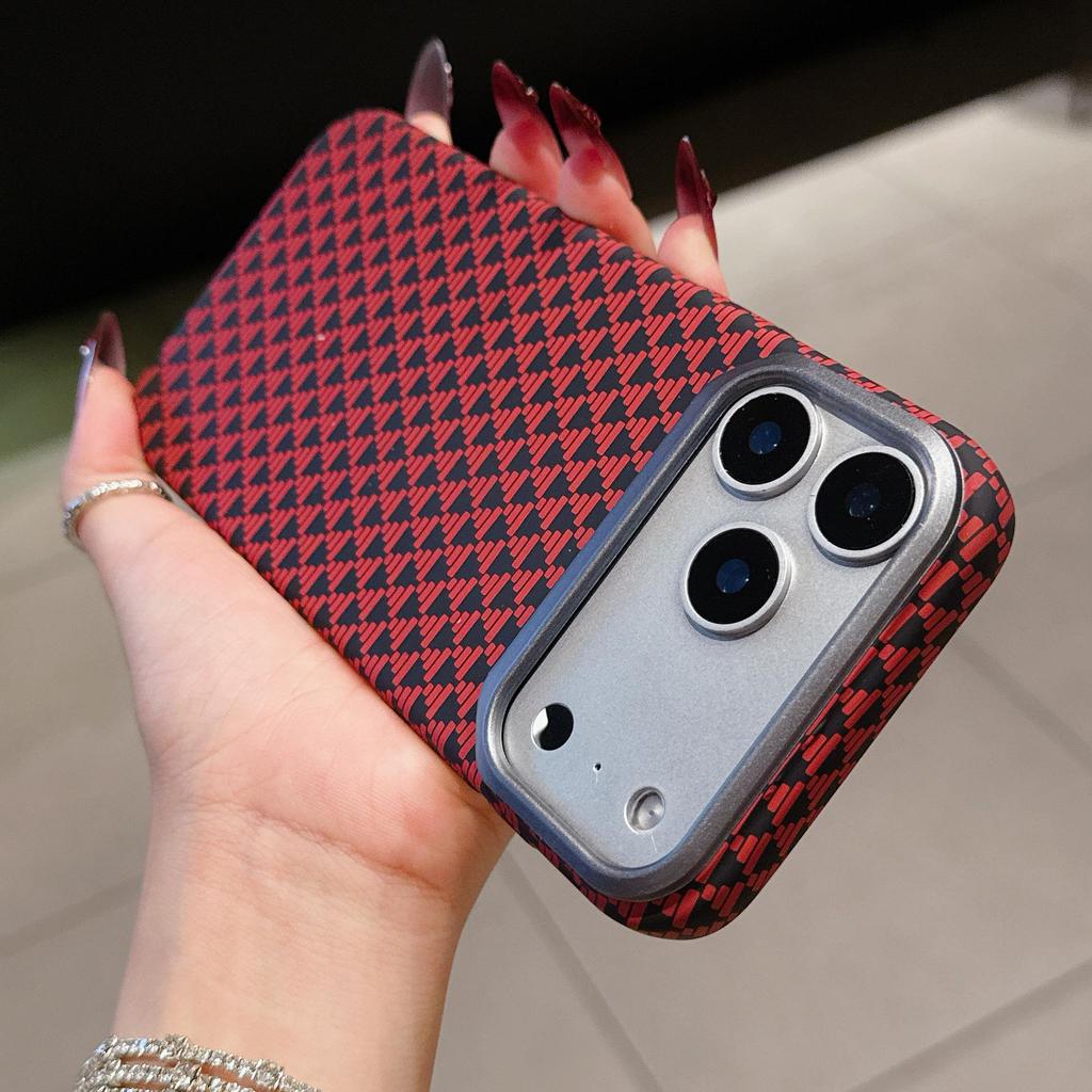 Керамический чехол для iPhone 17: Матовая магнитопритягивающая накладка с ощущением кожи из углеродного волокна для Apple 16 Pro Max