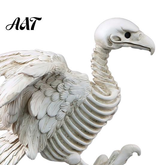 Distressed Texture Bone Figurine Halloween Vulture Skeleton Statue, Realistic Bird for Vintage Off-White Sculpture Home Decor, Spooky Tabletop