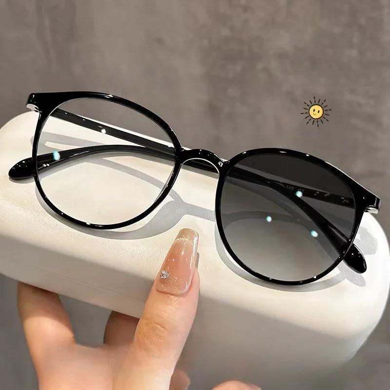 High Quality Round Women Photochromic Nearsighted Eyewear Retro Small Oval Frame Myopia Glasses Blue Light Blocking Eye Protection Eyewear