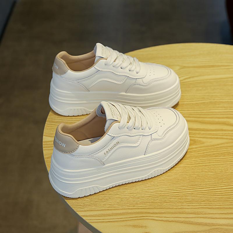 Осенние маленькие белые туфли, женские новые модели, популярная обувь сегодня, универсальные спортивные и повседневные кеды на толстой подошве с увеличением роста