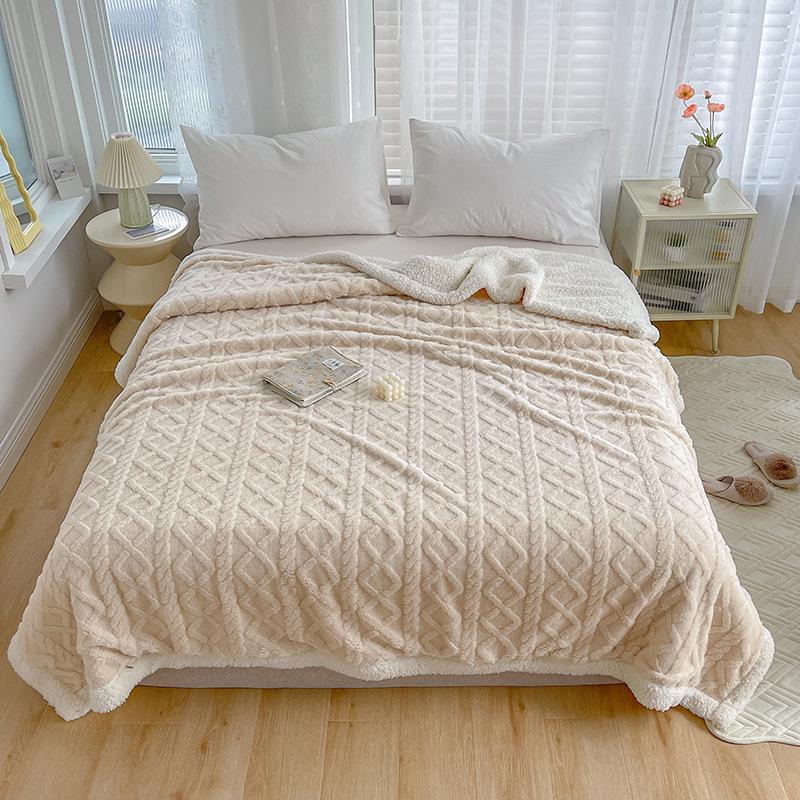 Lambswool Quilt Blanket Dual-purpose Coral Flannel Sofa Car Cover Blanket Office Lunch Break Shawl Air Conditioning Blanket Gift