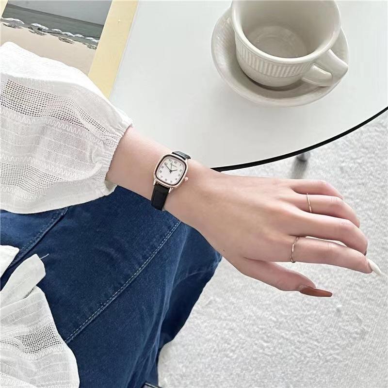 Ladies watch retro light luxury niche belt quartz watch