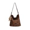 Корейская версия сумки с леопардовым принтом, зимняя новая модная универсальная замшевая сумка через плечо, большая вместительная дорожная сумка