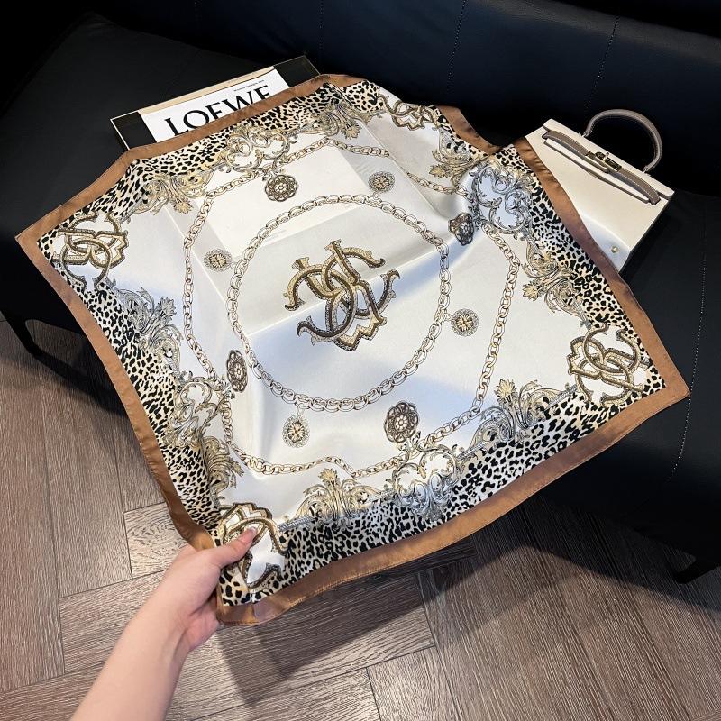 Spring and summer new Korean fashion sweet polka dot simulation silk small square scarf women's thin sunscreen silk scarf decorative small scarf