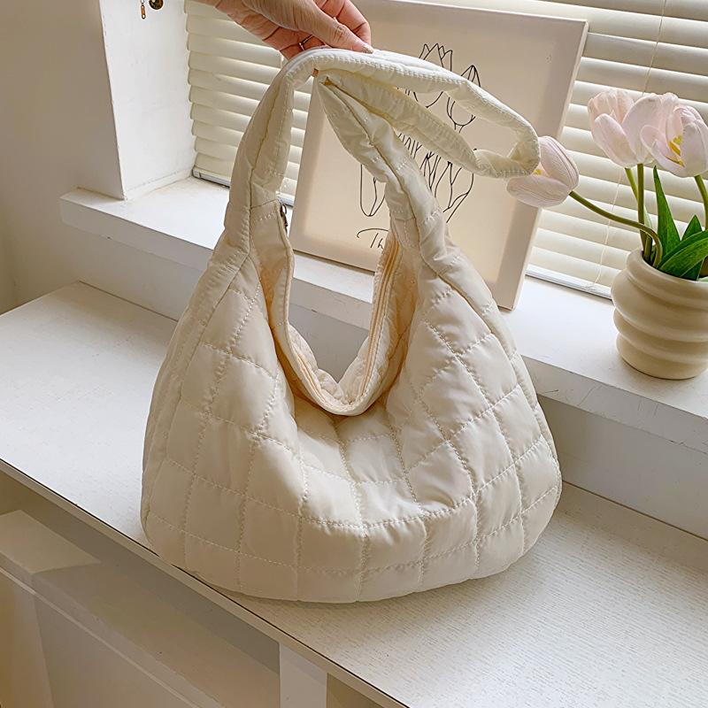 Легкая повседневная квадратная вышивальная нить 2025 осень новый трендовый дизайн большая вместимость плечевая сумка кроссбоди сумка-пельмень