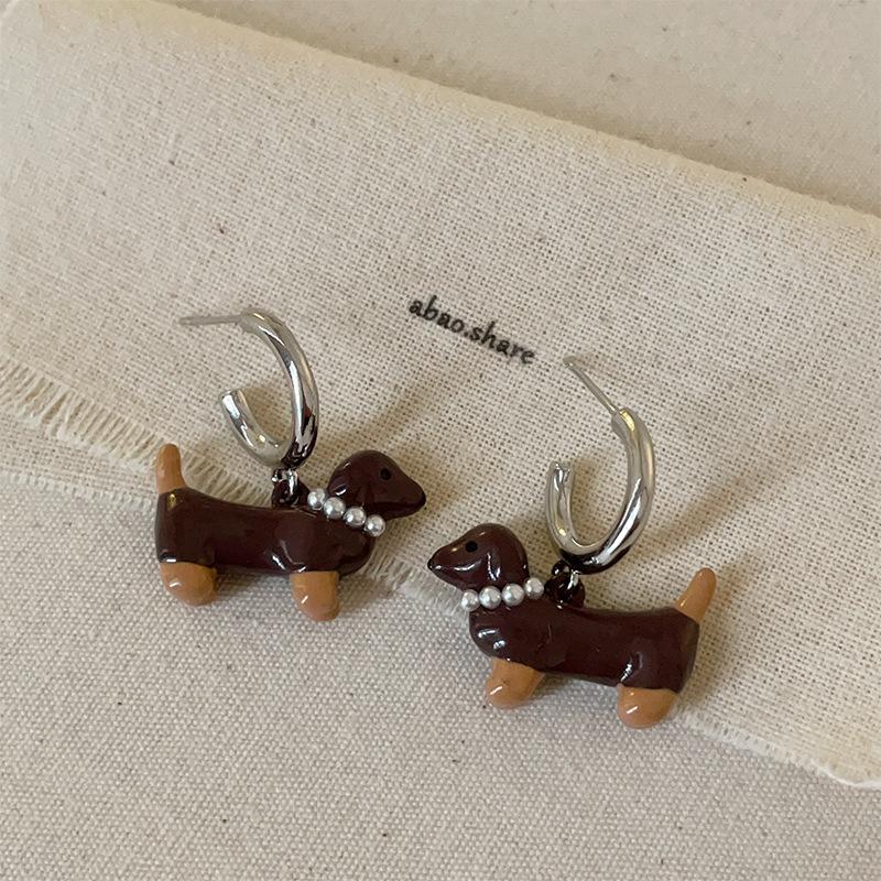 Милые милые серьги-гвоздики в виде таксы для женщин, нишевый дизайн, чувство уникальной индивидуальности, изысканные элегантные универсальные серьги