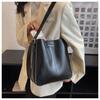 Large Capacity Stylish Commuter Women's Shoulder Bag Pu Leather Bucket Bag For Women