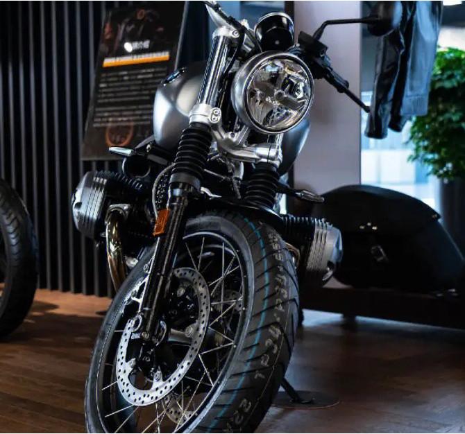 Премиальный резиновый пыльник переднего амортизатора для BMW RnineT. Идеальная защита вилки. 25x25x8см