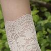Женские короткие кружевные перчатки без пальцев с рукавами длиной до запястья, солнцезащитные перчатки с цветочным кружевом, для свадебного выпускного вечера, для вождения, езды на велосипеде
