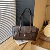 New High-End Retro Style Baguette Bag Women'S Shoulder Handbag Simple Commuter Briefcase Large Capacity Bag