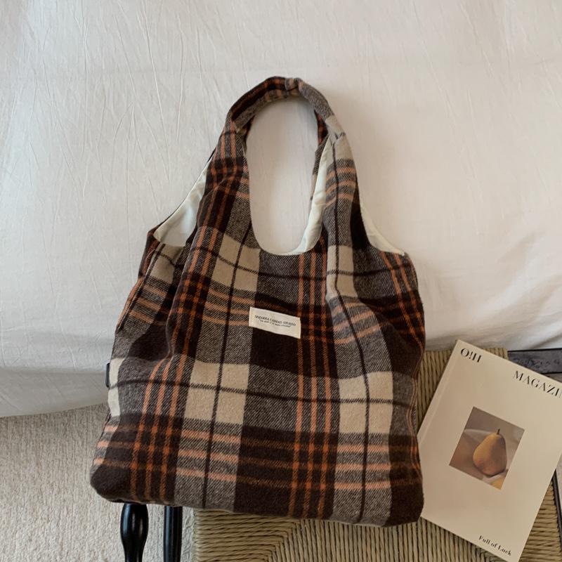 Повседневная холщовая сумка большой вместимости женская 2025 новая легкая и универсальная сумка-тоут через плечо для поездок на работу модная сумка-тоут