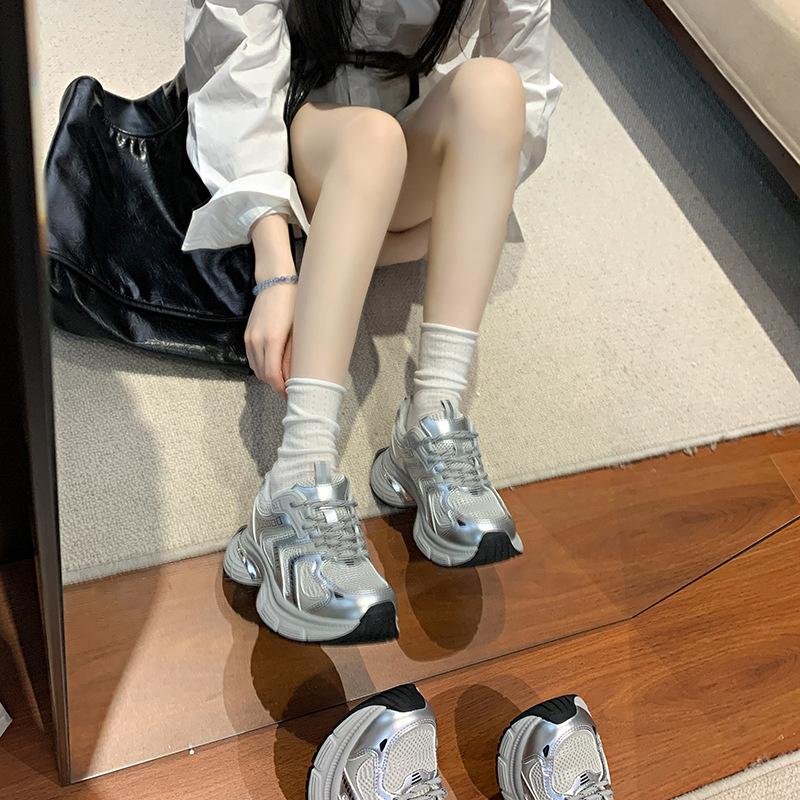 Women's Autumn and Winter 2025 New Breathable Mesh Sports Shoes Niche Thick-soled Lightweight Running Shoes Show Small Feet