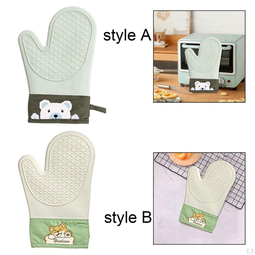 Heat-resistant Silicone Kitchen Glove, Essential for Cooking.