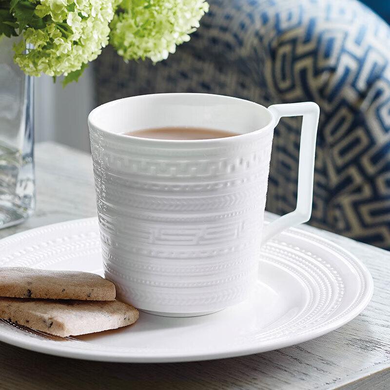 Wedgwood Итальянский рельефный набор кружек из костяного фарфора белого цвета, 350 мл