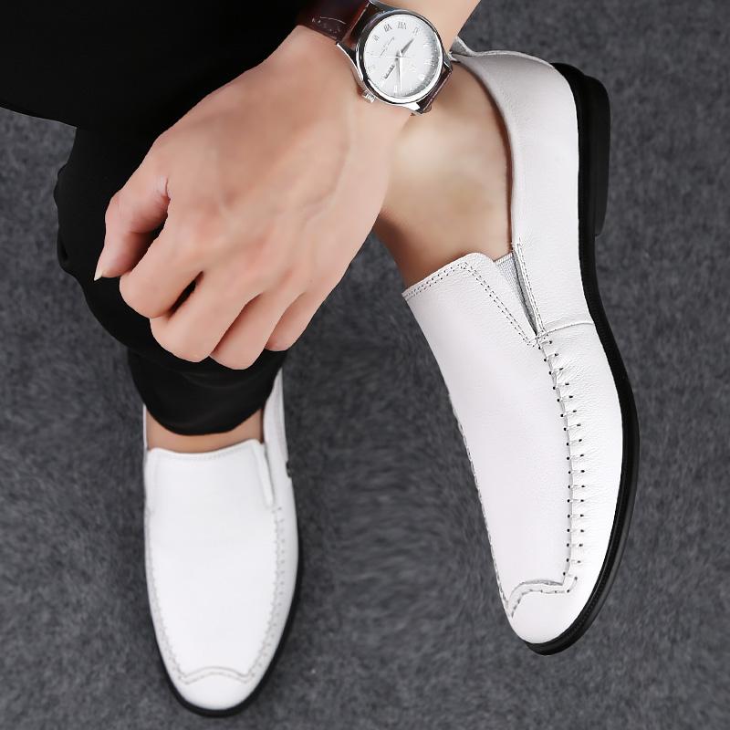 Модные высококачественные мужские классические белые повседневные туфли для вождения из коровьей кожи Модные деловые мужские кожаные туфли Повседневные остроносые лоферы