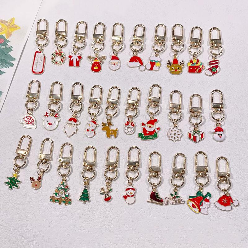 WTEMPO Christmas Keychain Set with Lobster Clasp Charm Christmas Series Patterns Design Holiday Keyrings for Women Party Favors Bag Car Decorations