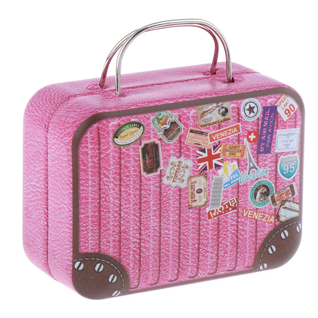 Небольшой кукольный чемодан