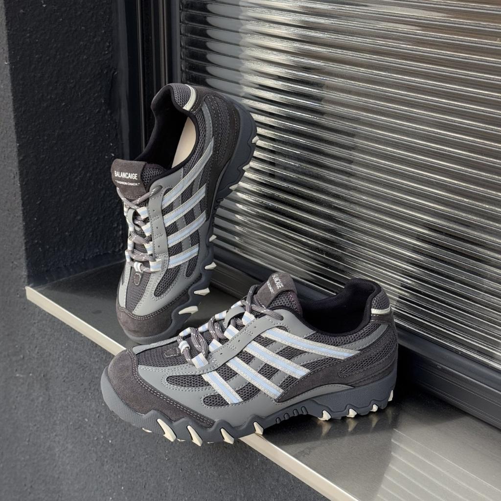 Нишевые ретро кроссовки на толстой подошве в стиле "маленьких пап" для женщин 2025 новая универсальная корейская версия немецких тренировочных кроссовок беговых спортивных кроссовок для женщин