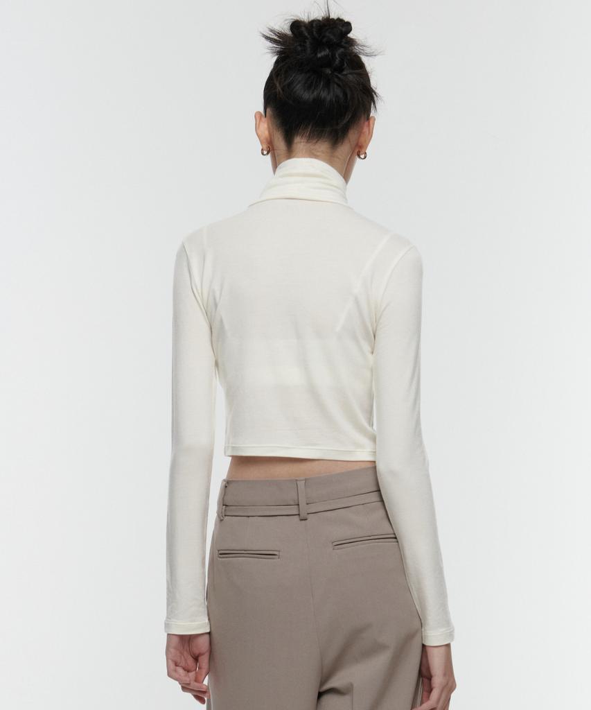 MUSINSA STANDARD WOMAN Women'S Slim Crop Turtleneck Long Sleeve T-Shirt [Cream]