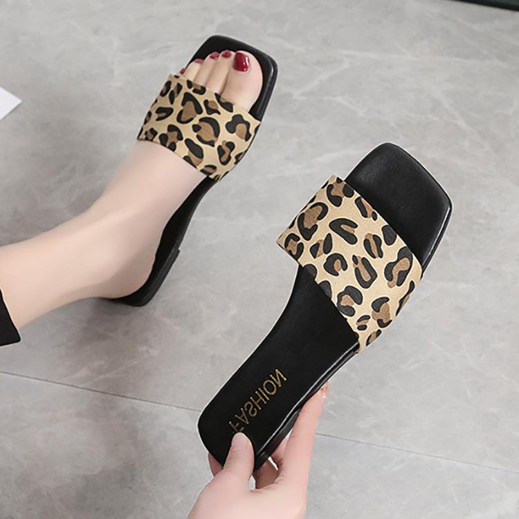 Women's Summer Clip On Outdoor Flat Bottomed Slippers Casual Square Head Leopard Print Beach Vacation Sandals 35-42