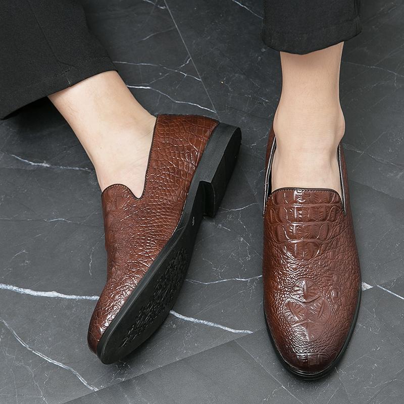 Fashion New Man Shoes Crocodile Print Leather Casual Driving Slip On Shoes Fashion Men Loafers Outdoor Moccasins Italian Shoes for Men