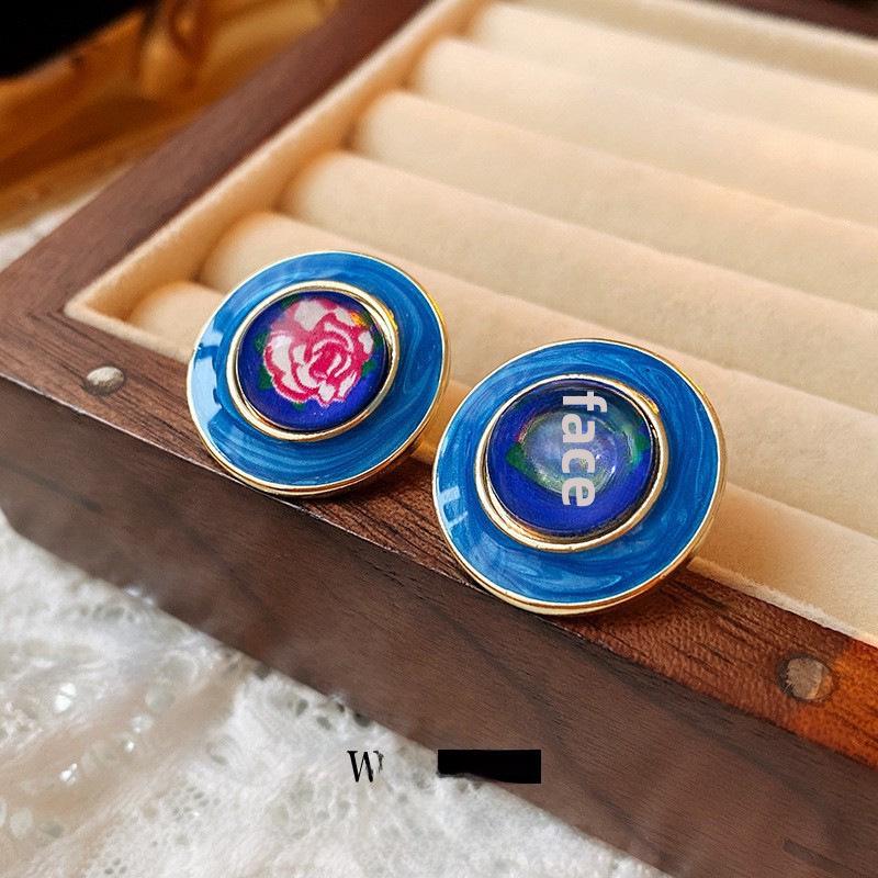 Серебряные игольчатые синие металлические серьги неправильной формы - морщинистые, легкие, роскошные, высококачественные, подчеркивающие темперамент и индивидуальность аксессуары