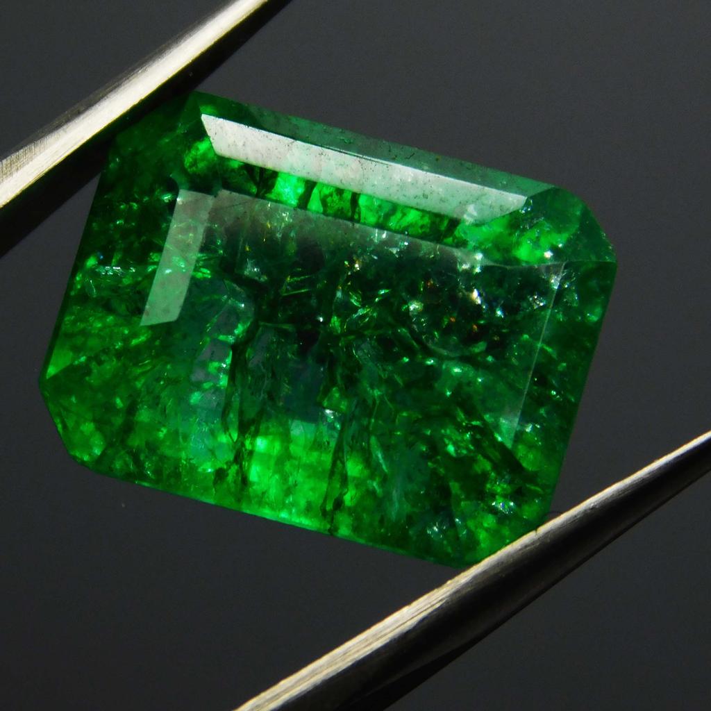 10 Carat Natural Colombian Emerald Green CERTIFIED Loose Gemstone Emerald Cut A-3518a