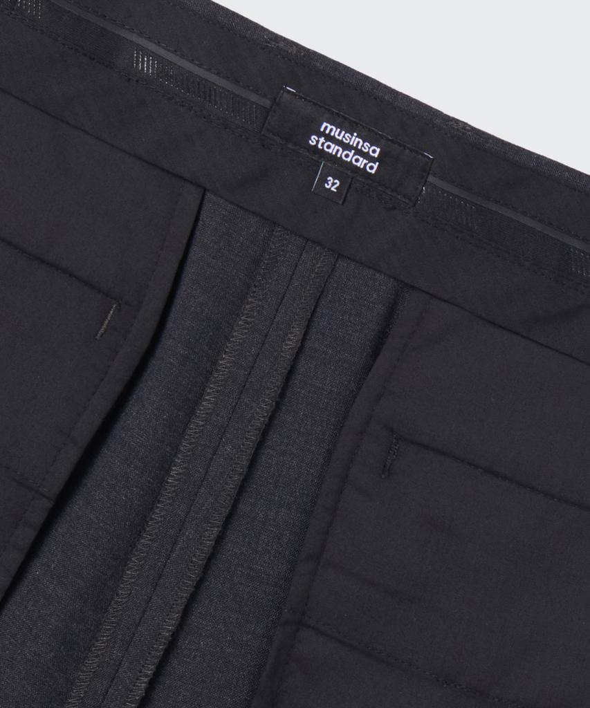 MUSINSA STANDARD Summer Wool Two-Pleat Wide Hidden Elastic Waist Half Slacks [Charcoal Gray]