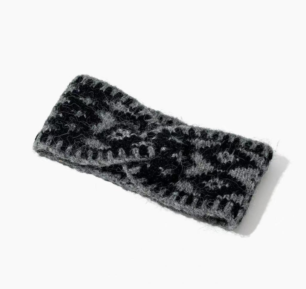 Retro Leopard Print Knitted Headband - Versatile, Warm & Non-Tightening Hair Accessory for Women