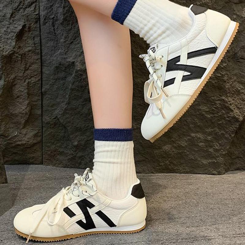 Fashion Autumn Korean Mix Color Sports Shoes Women 2025 Outdoor Non Slip Light Weight Sneakers Woman Lace Up Vulcanize Shoes Female