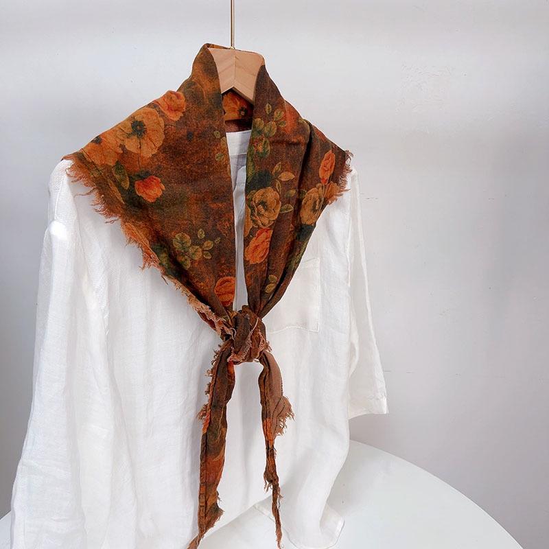 Шелковый треугольный шарф в стиле ретро - тонкий летний женский аксессуар для шеи